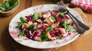 Cancer Fighting Recipe: Pomegranate Spinach Chicken Salad Cancer Fighting Recipe: Pomegranate Spinach Chicken Salad
