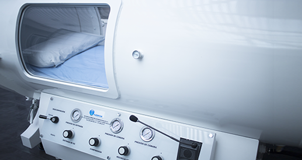 Hydrobaric oxygen therapy treating brain cancer