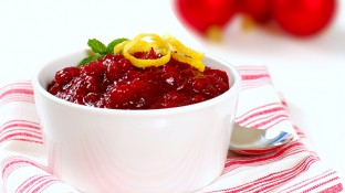Holiday Recipe: Healthy Cranberry Sauce With Orange & Cinnamon Holiday Recipe: Healthy Cranberry Sauce With Orange & Cinnamon